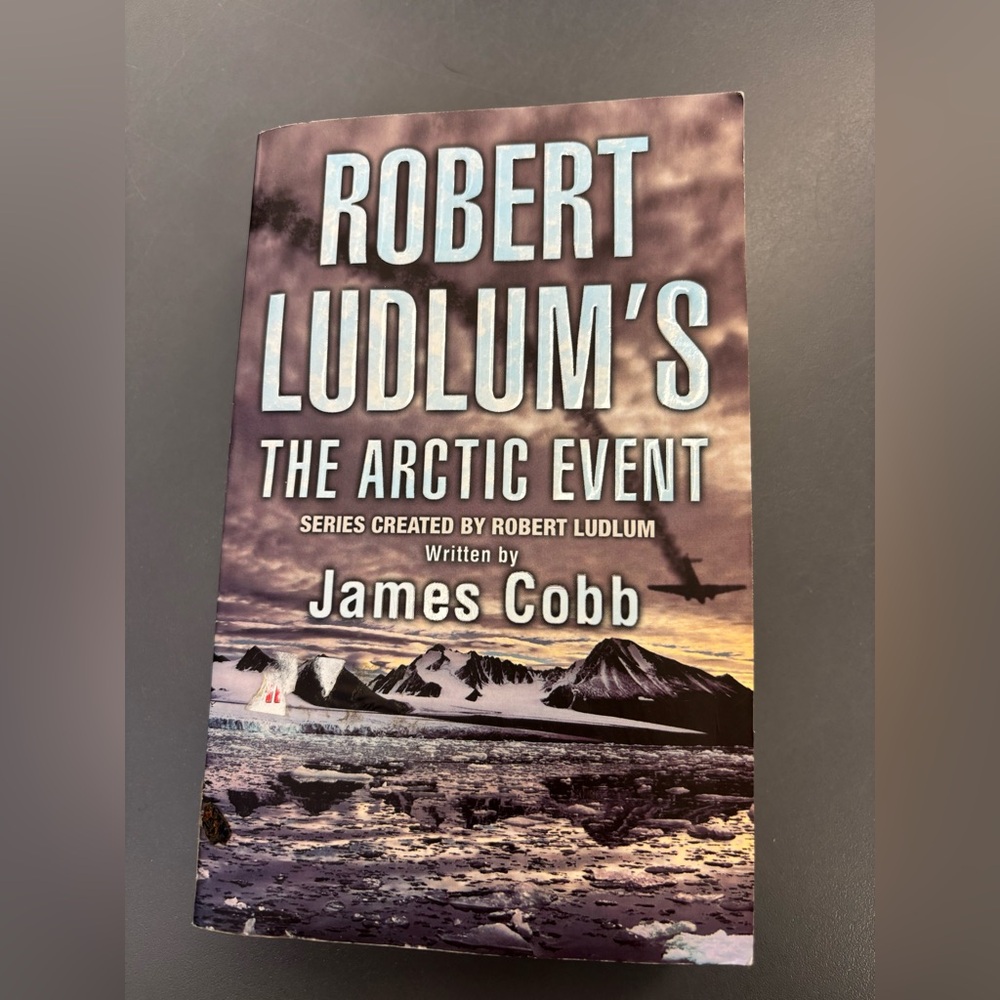 (3 for $10)Robert Ludlum’s The Arctic Event – Paperback by James Cobb